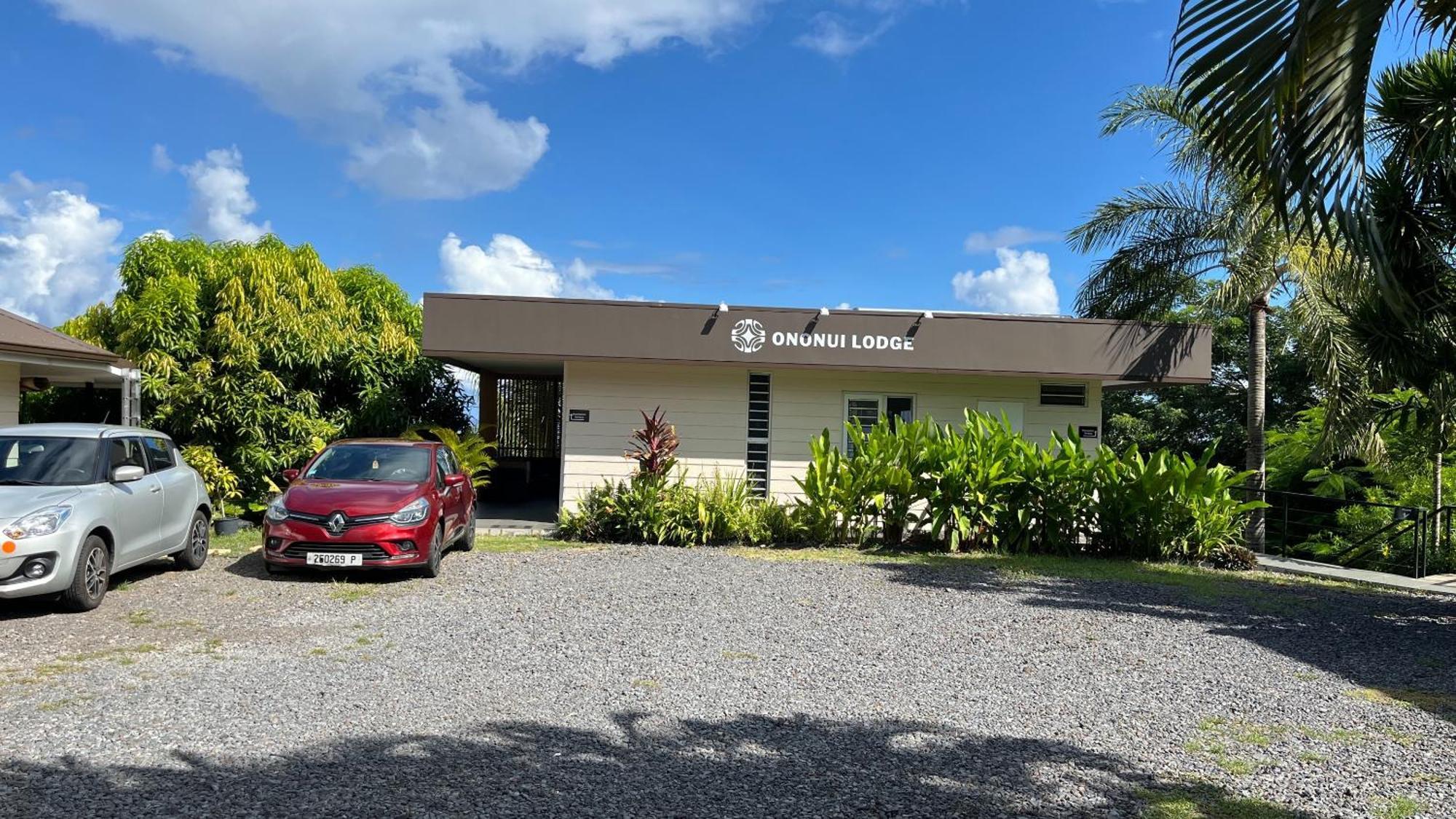 Ononui Airport Studio Faaa Exterior foto